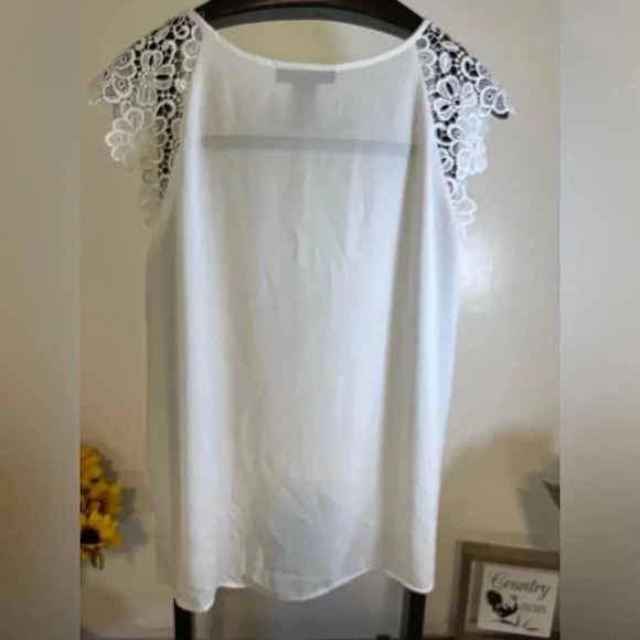 Grace elements women’s size M short Lace Cap Sleeve Blouse - Picture 4 of 4
